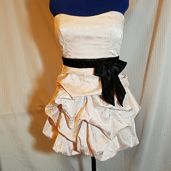 Studio Y Dresses & Skirts - Cocktail Dress